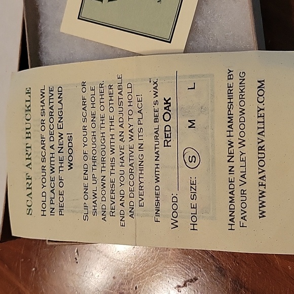 Handmade Red Oak Wood Scarf Art Buckle - Picture 4 of 6